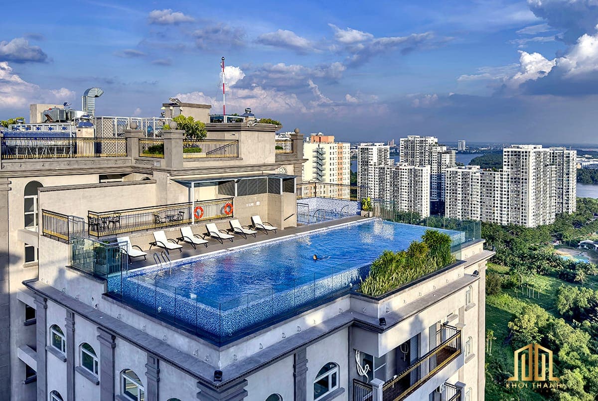 Hồ Bơi Vô Cực & Sàn Tắm Nắng Resort