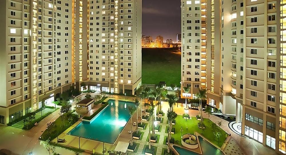 Hồ Bơi Vô Cực & Sàn Tắm Nắng Resort
