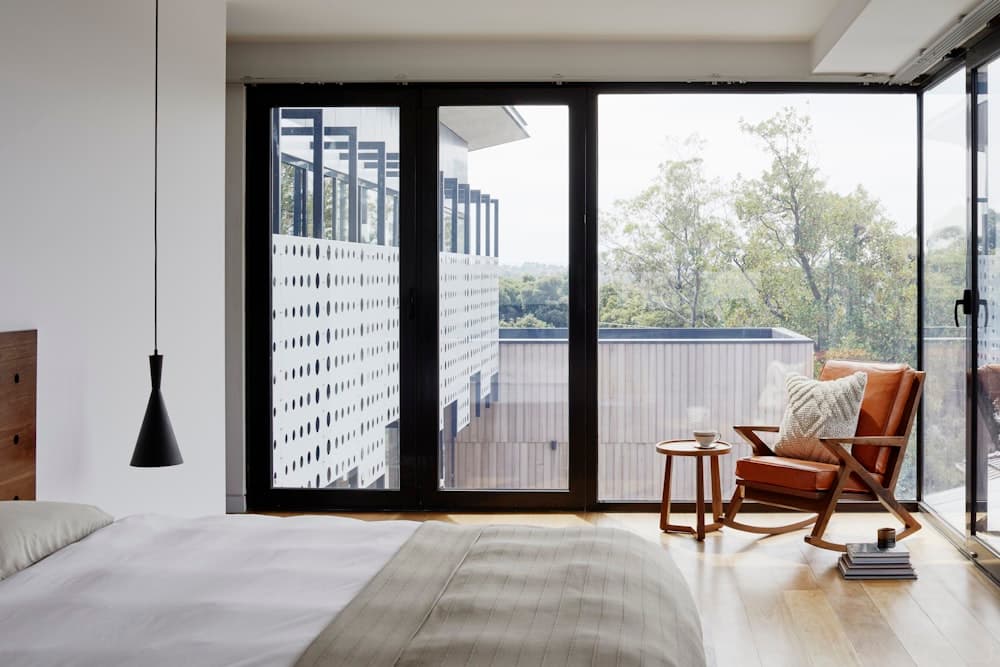 Hồ Bơi Vô Cực & Sàn Tắm Nắng Resort